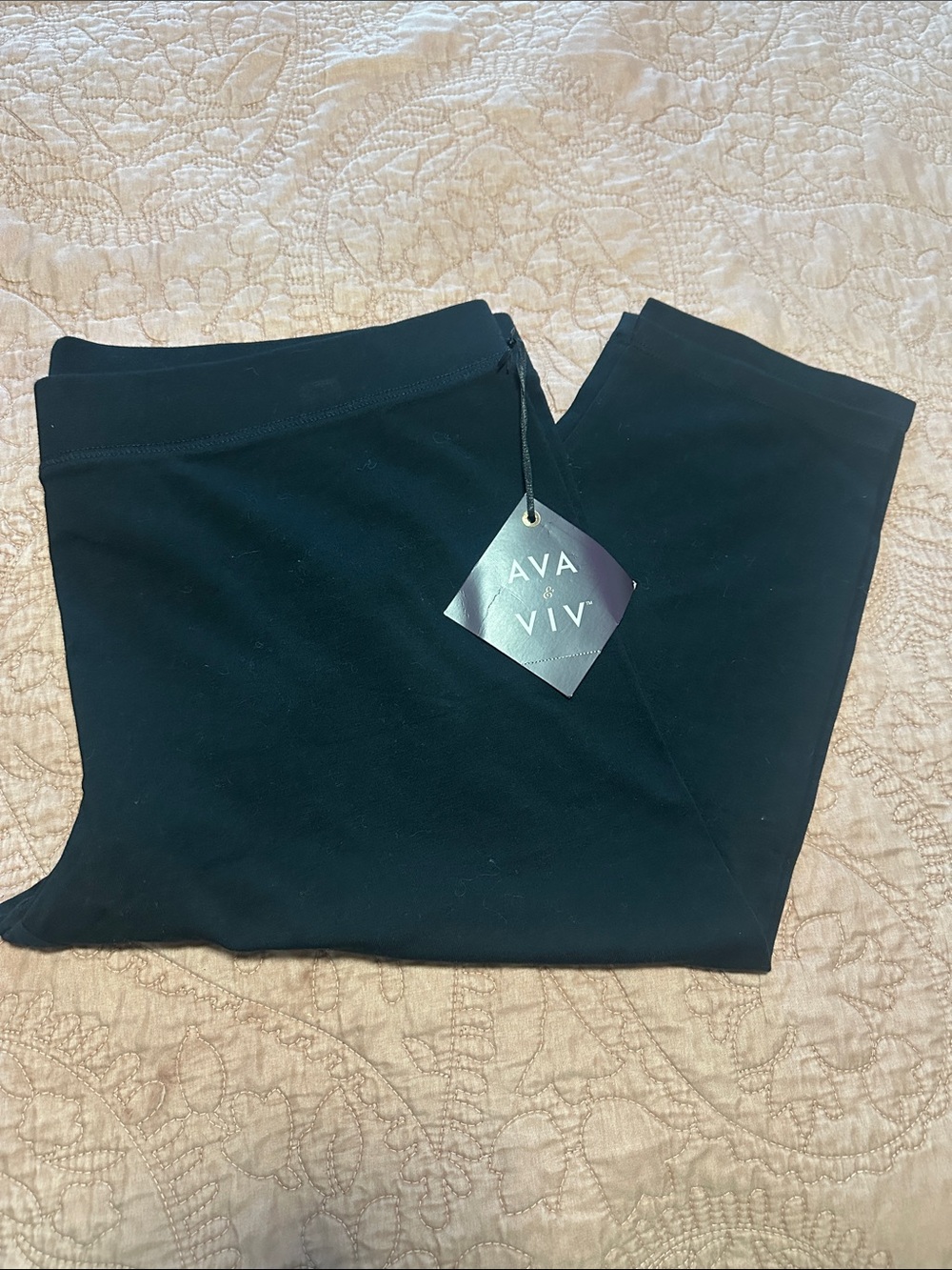 Ava & Viv Black capri leggings